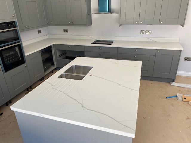 Seamless solid surface bathroom worktop installation in Leicester - project photo 34