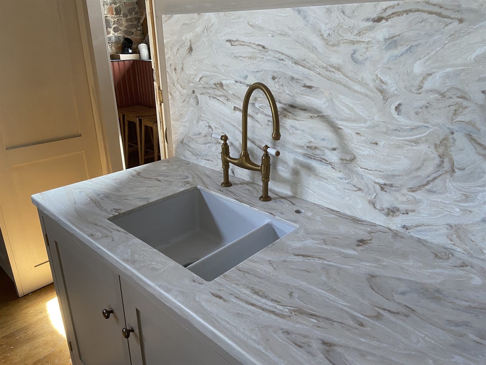 Seamless solid surface bathroom worktop installation in Leicester - project photo 50