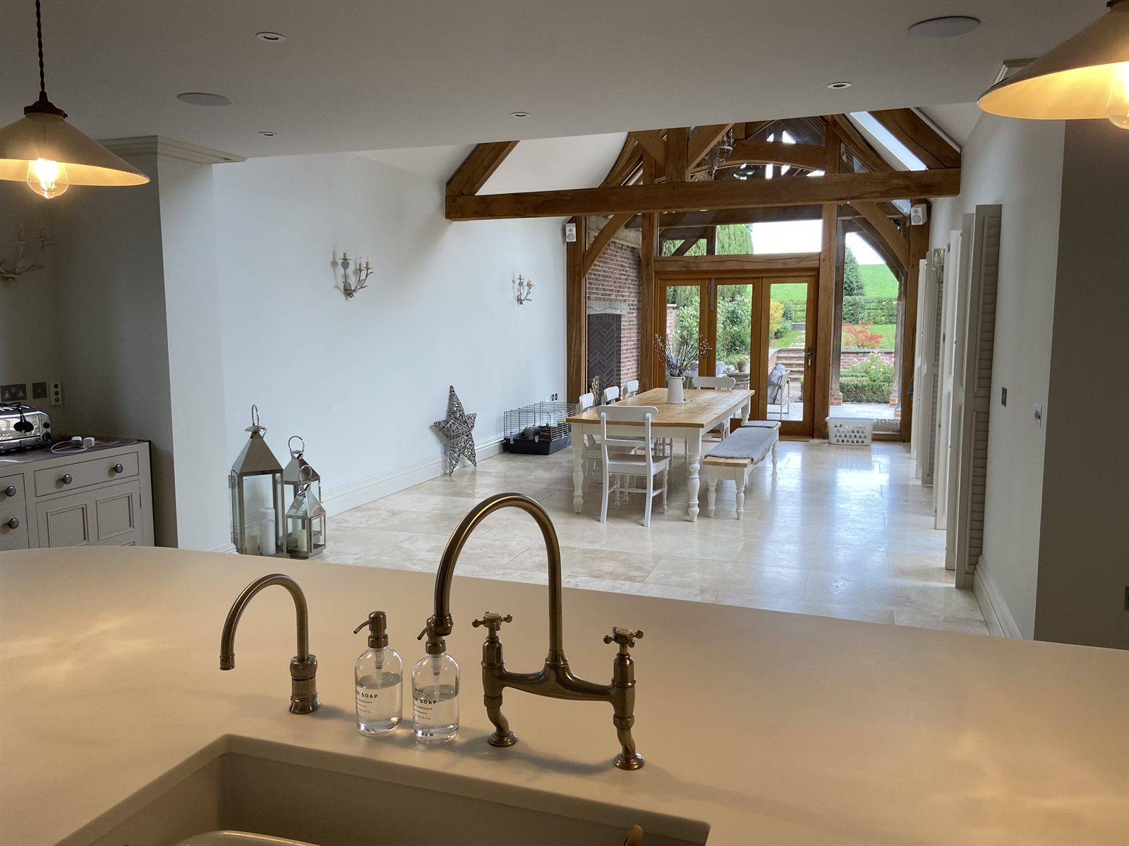 Seamless solid surface bathroom worktop installation in Leicester - project photo 54